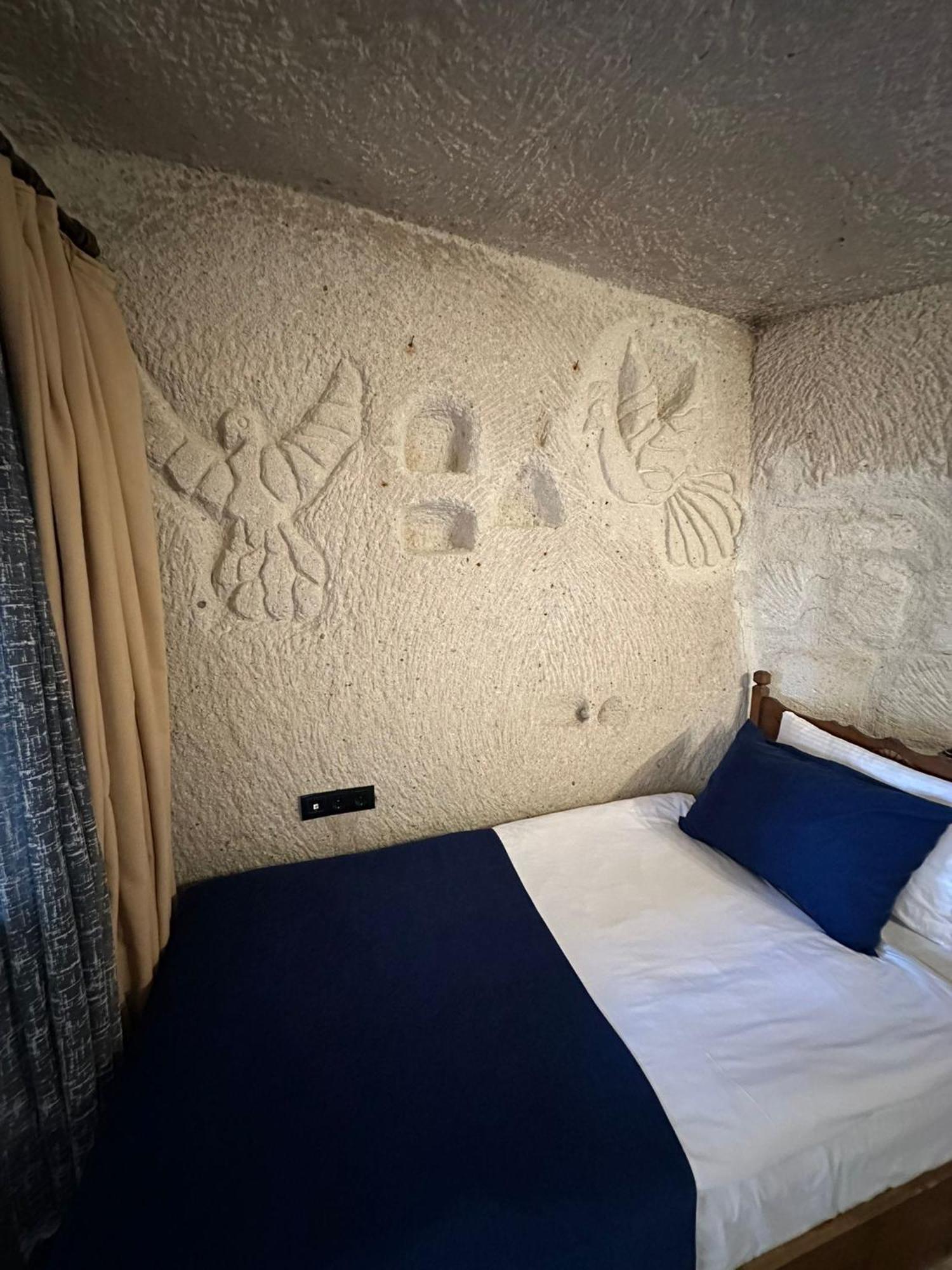 Hotel Sunset Cave